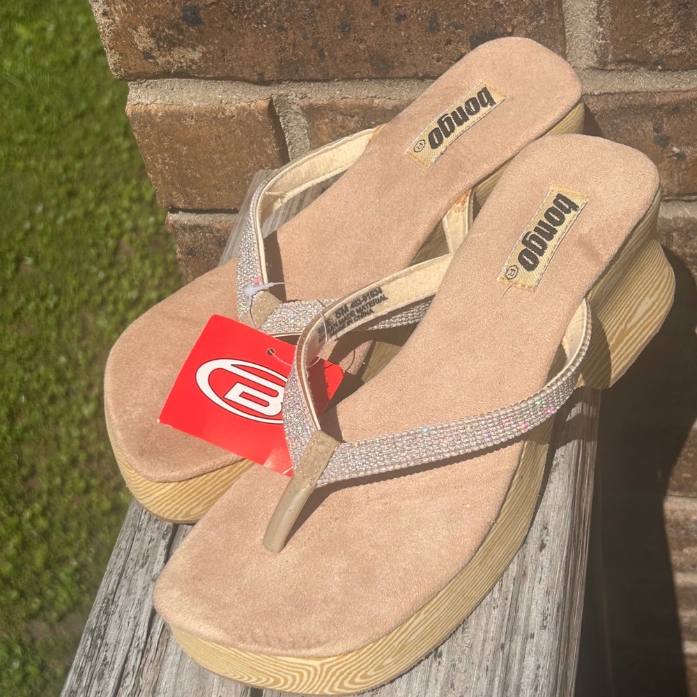 Bongo Platform Wedge Sandals 8M Tan Rhinestone Deadstock Y2K Vintage 2000s Bratz